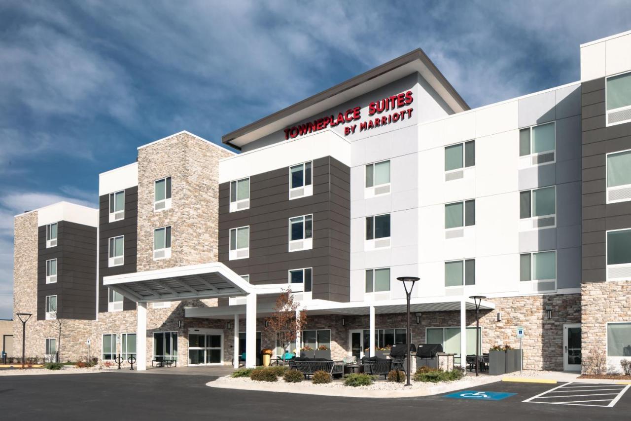 Towneplace Suites By Marriott Oconomowoc Kültér fotó