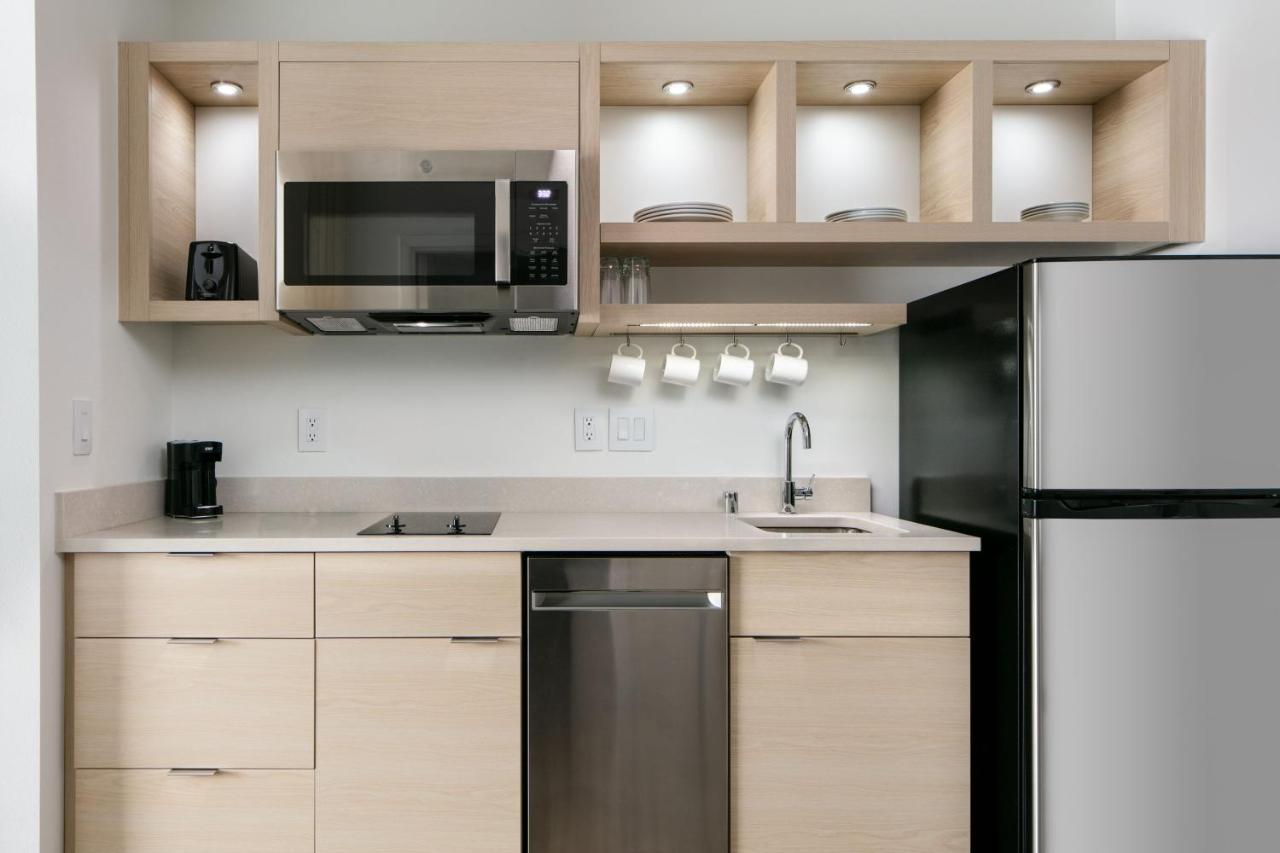 Towneplace Suites By Marriott Oconomowoc Kültér fotó