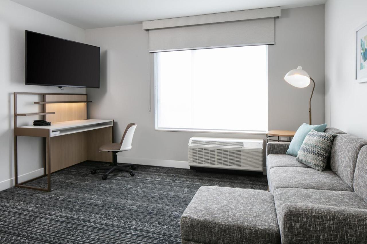 Towneplace Suites By Marriott Oconomowoc Kültér fotó