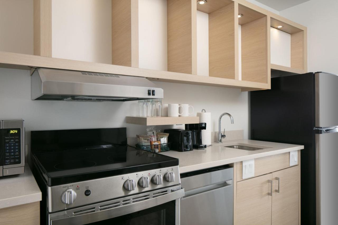 Towneplace Suites By Marriott Oconomowoc Kültér fotó