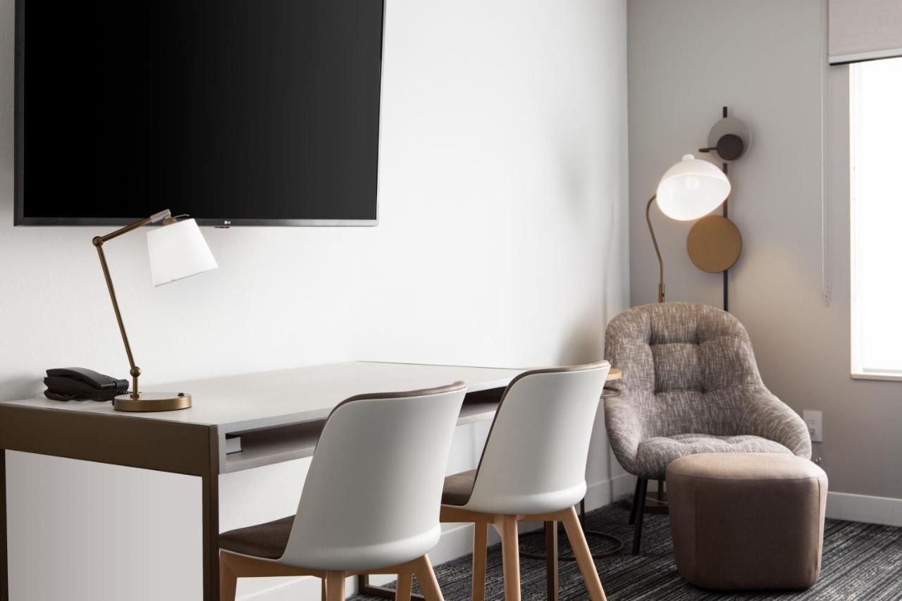 Towneplace Suites By Marriott Oconomowoc Kültér fotó
