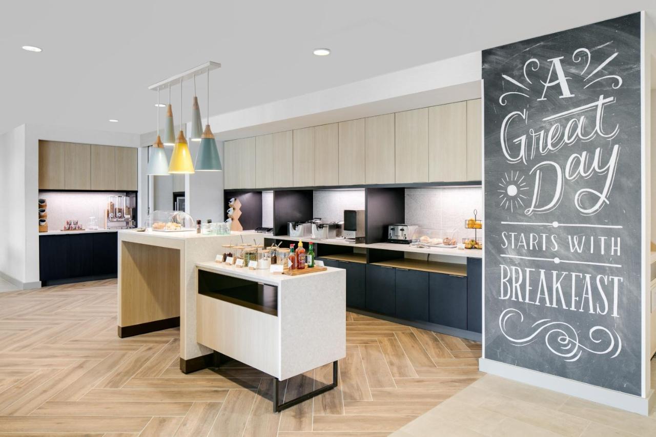 Towneplace Suites By Marriott Oconomowoc Kültér fotó