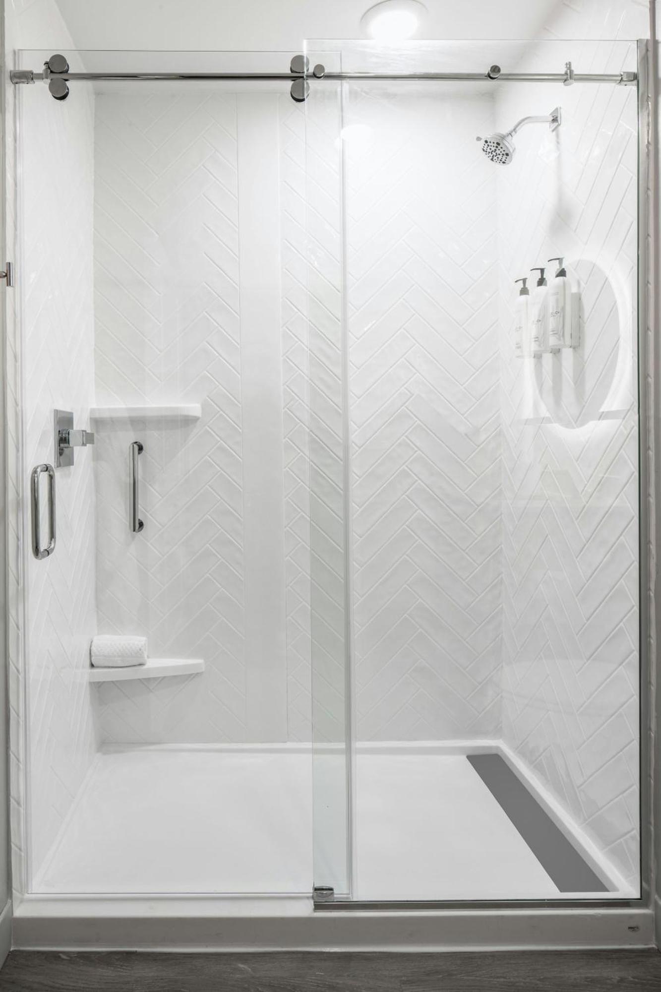 Towneplace Suites By Marriott Oconomowoc Kültér fotó